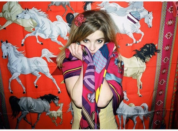 你知道章子怡戴的爱马仕丝巾为什么牛吗？