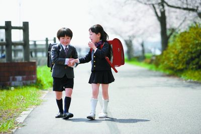 中国不同年代穿的校服,校服不同年代