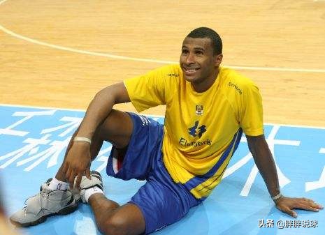 nba球员会踢足球,nba历史最强攻防一体球员