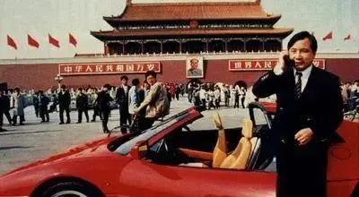 中国首位开劳斯莱斯的车主是谁,经常开劳斯莱斯法拉利的人