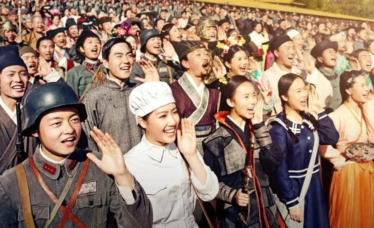 横店群演拜王宝强和赵丽颖,横店群演以王宝强激励自己