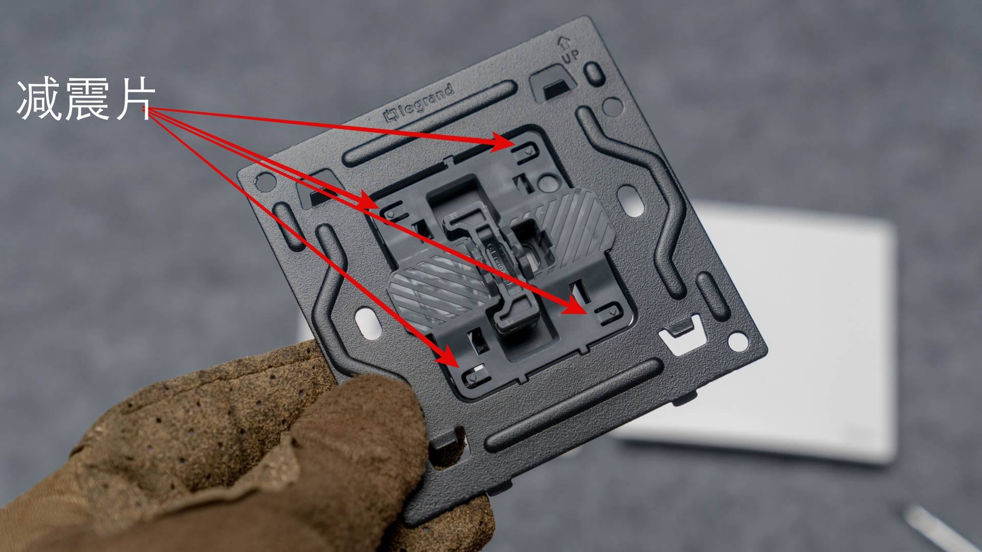 装修开关插座选择哪个品牌好,开关插座公认的哪个好