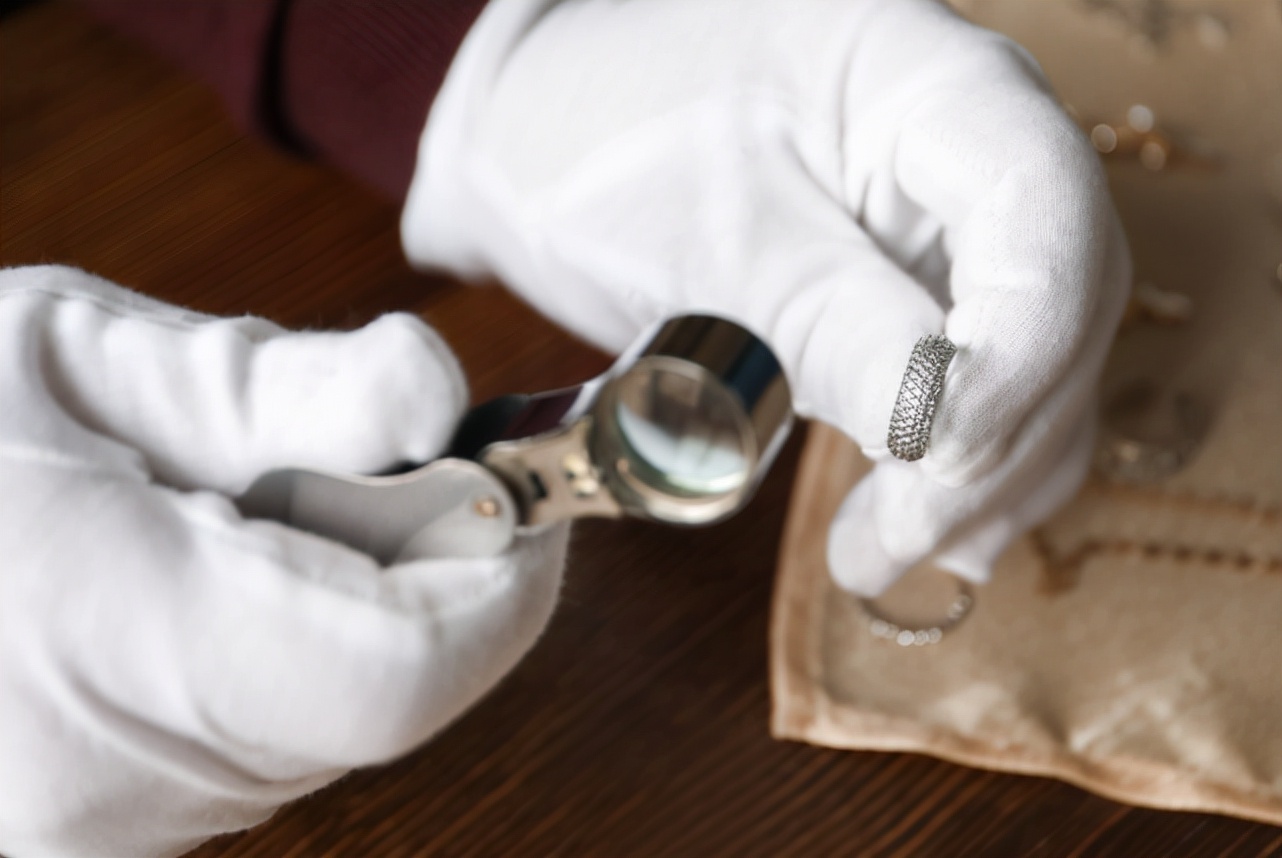 女子花1.2万买包后续,女子花22万元网购被骗