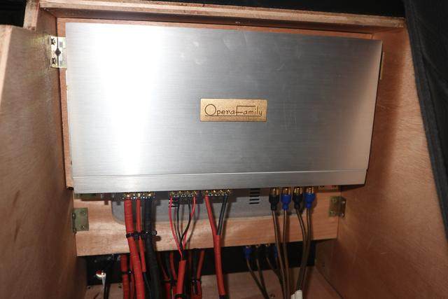 花几万改套音响过不过分?丰田锐志车主:改之前心痛，改之后觉得值