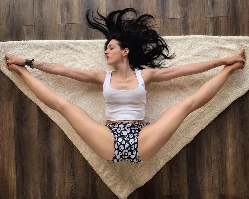 腰臀拉伸瑜伽,腰臀塑形瑜伽30分钟在家锻炼