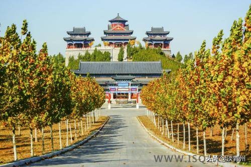 青州之两岸原声赞不住轻舟可看万重山