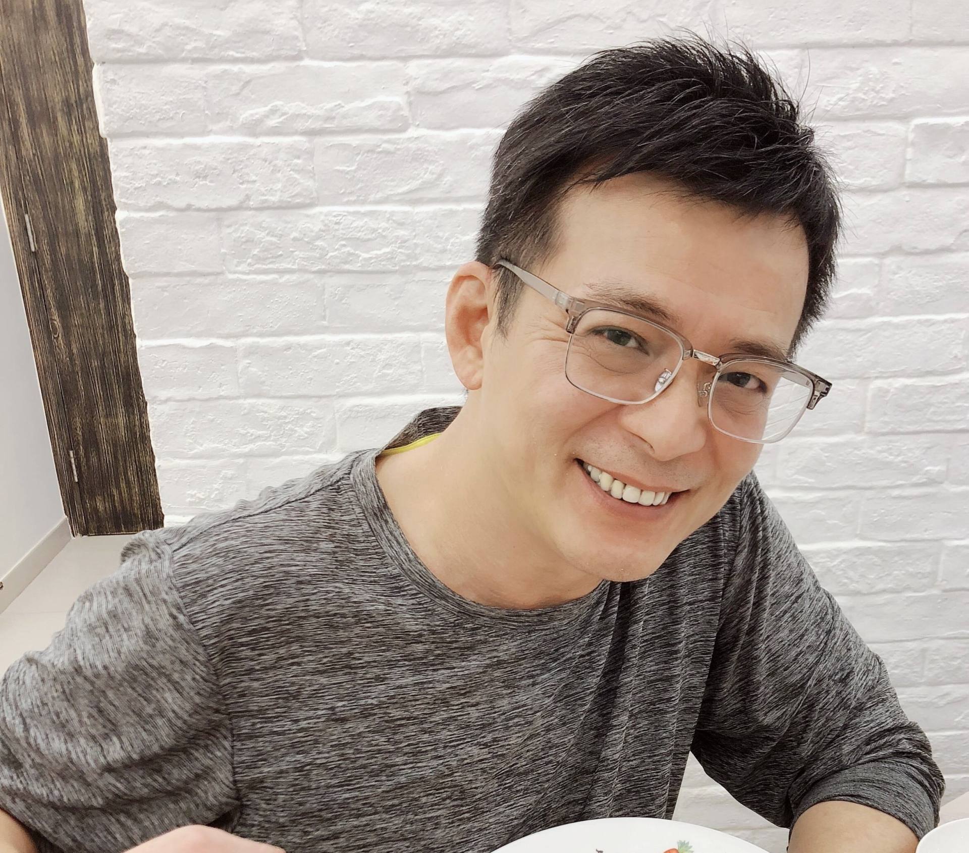 黄日华老婆梁洁华出殡,梁洁华出殡黄日华写信