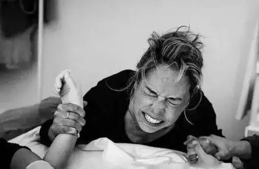 刘强东妹妹为什么羊水栓塞,刘强东亲妹妹羊水栓塞