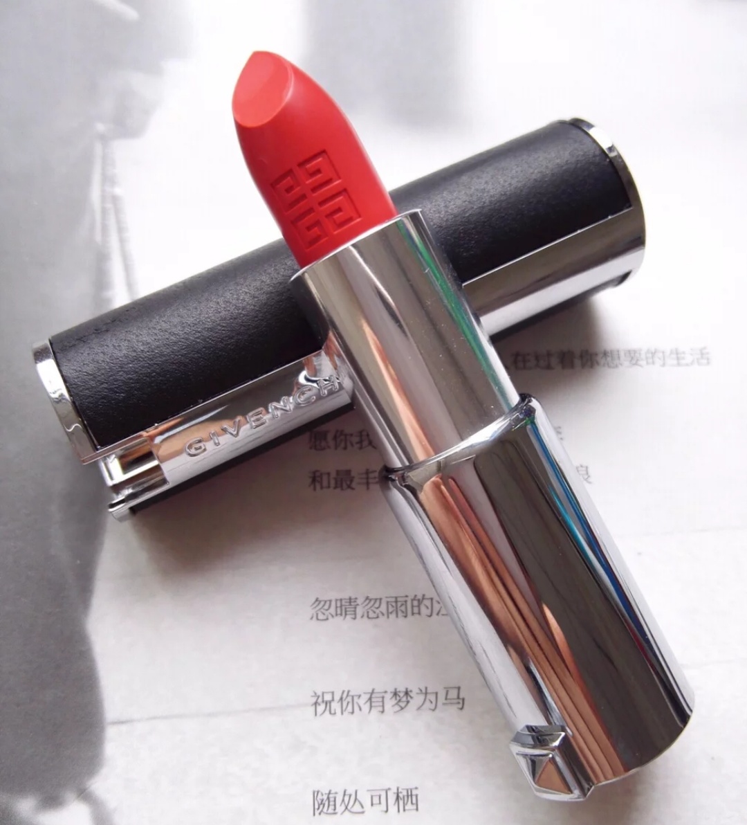 纪梵希口红小羊皮304怎么样好用吗,纪梵希小羊皮304和305哪个好看