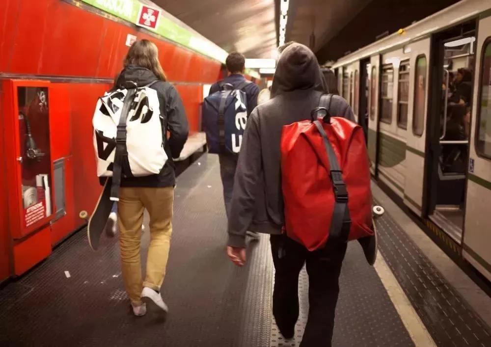 好物之走进瑞士丨Freitag：一块破布的逆袭，从废品站走出的潮牌