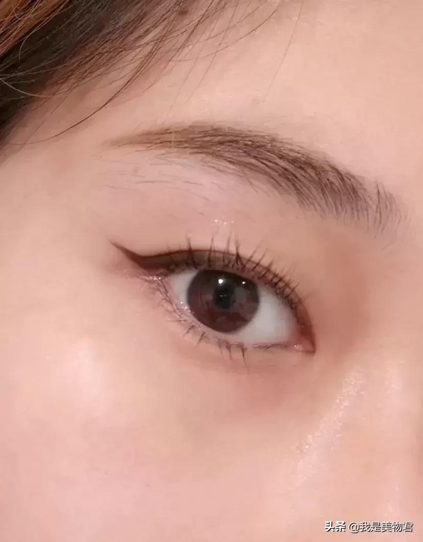 虞书欣仿妆蓝色眼线笔,虞书欣推荐的眼线笔