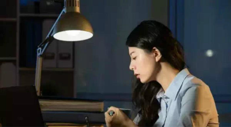 打了遮瑕还用打粉底吗,傻瓜式磨皮遮瑕