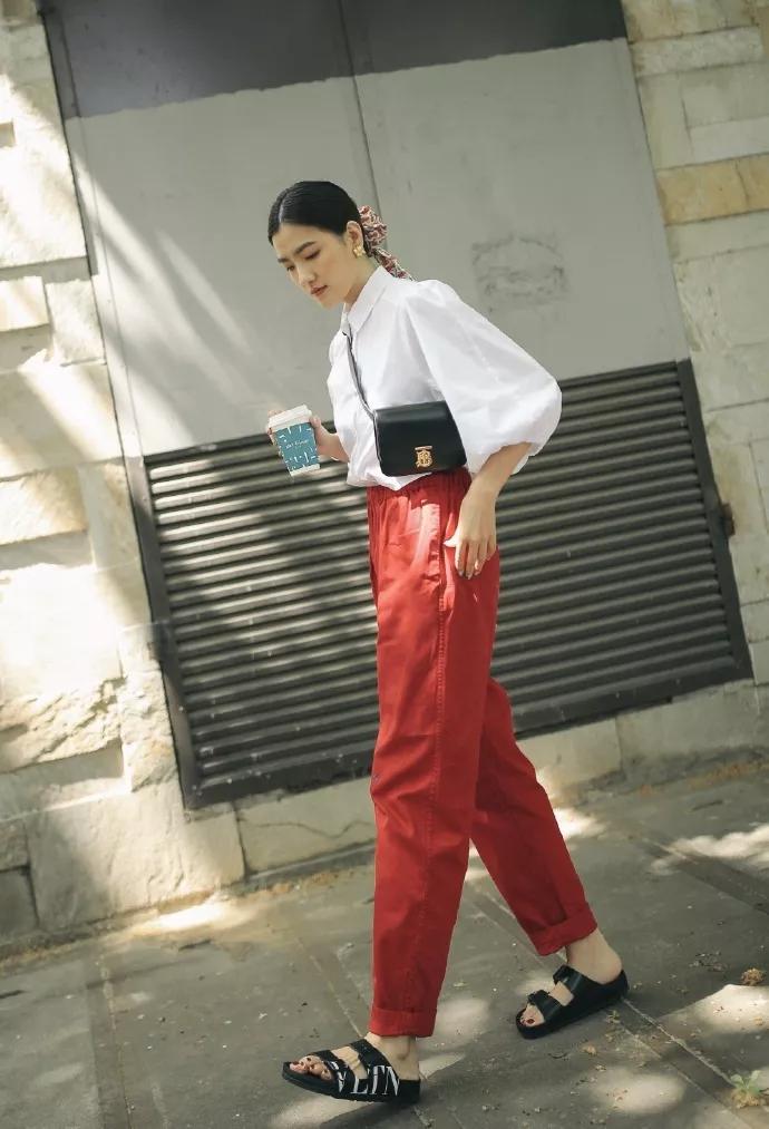 最新款的腰包简单一点,斜挎腰包最值得入手的大牌