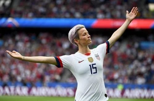 日本女子足球队球员,日本女球员加入男足