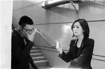 第一次抽烟抽万宝路,抽万宝路的老烟民