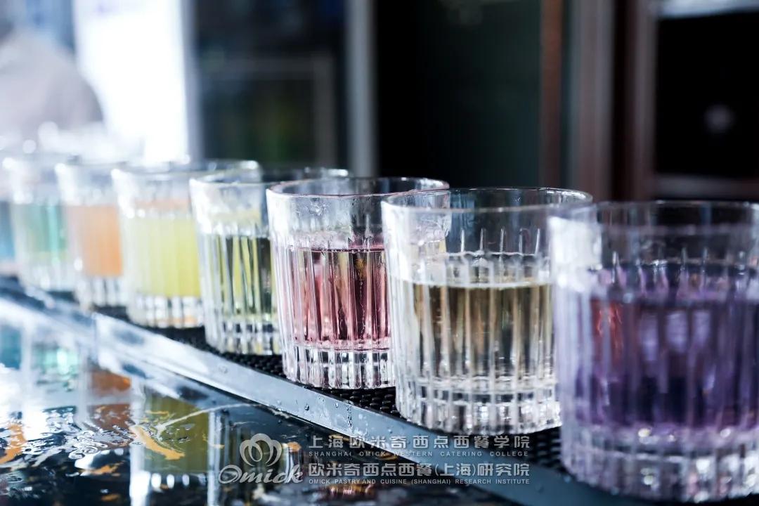 怎么样才能成为一名调酒师,你适合做发型师吗