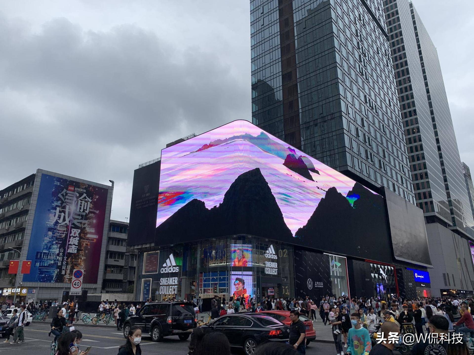 成都太古里现黑科技！不同于三星首尔SM公司屏，国产大屏棒棒哒