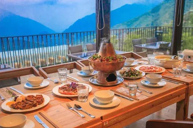 有一个地方，只有我们知道，此生不来会有遗憾仙境般的浮云牧场