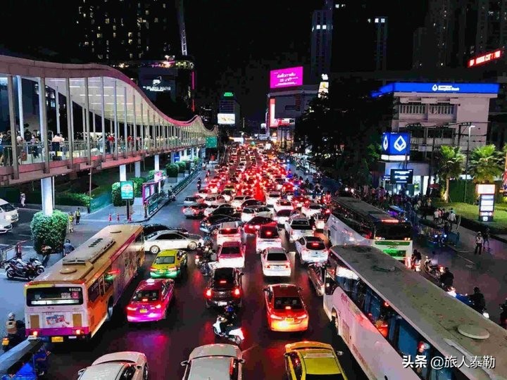 泰国的小费究竟要怎么给,泰国人给小费