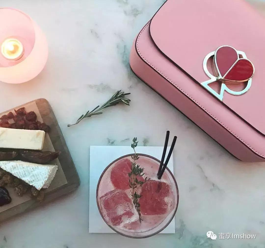 7种时尚又有品位的饰品搭配方法,百搭不过时的饰品有哪些