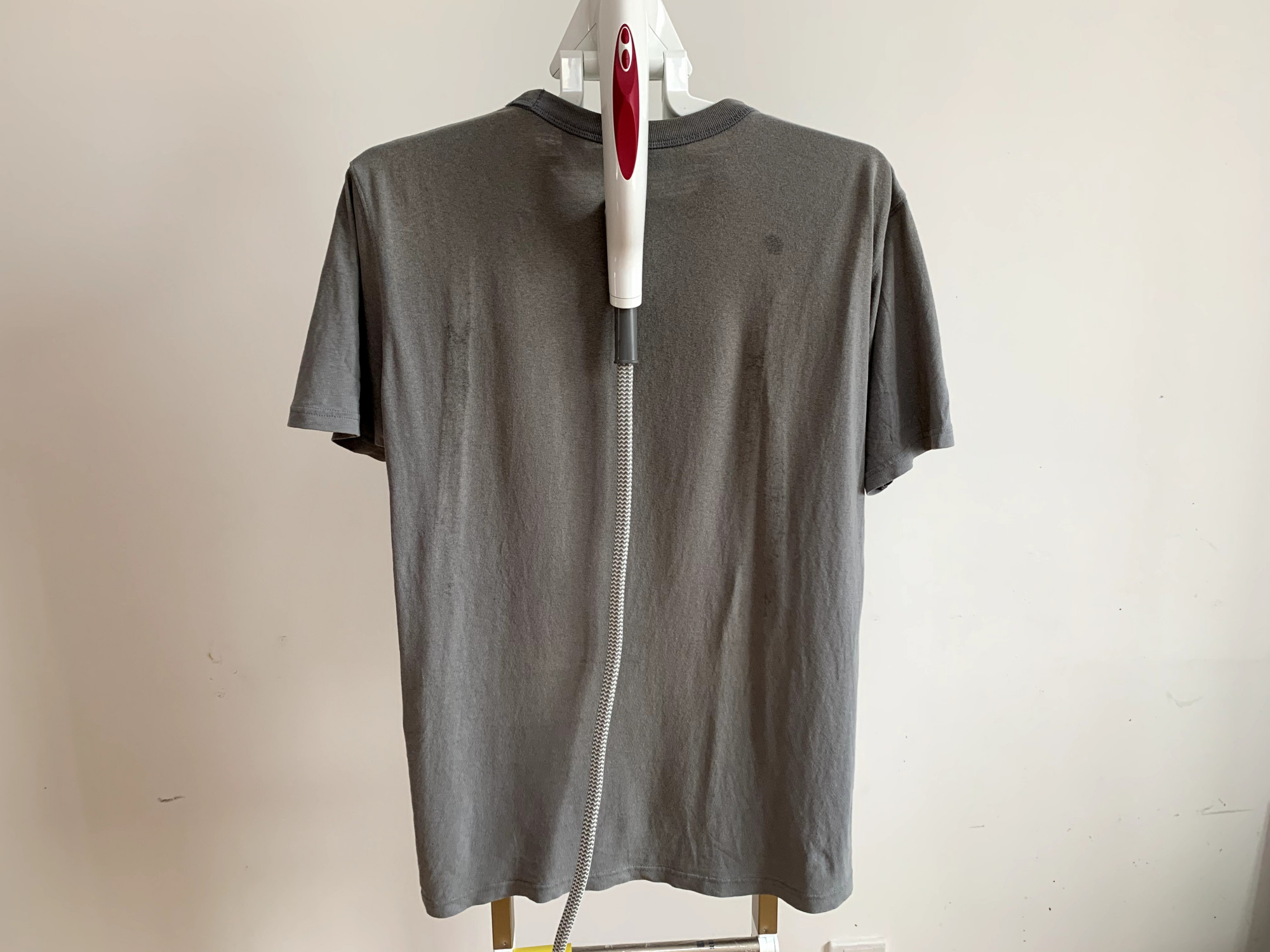 卓力挂烫机熨烫时流水,戴森蒸汽熨烫机