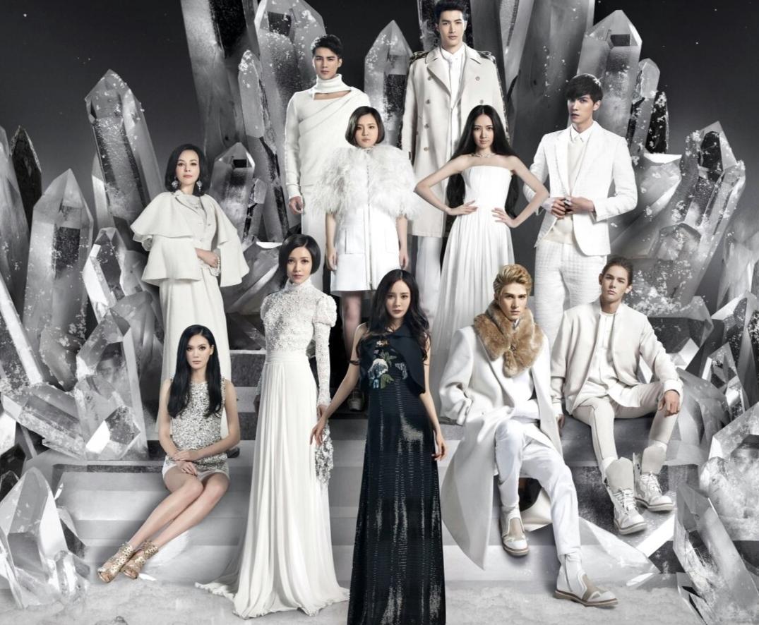 郭采洁与伊德尔差几岁,郭采洁伊德尔牵手酷狗