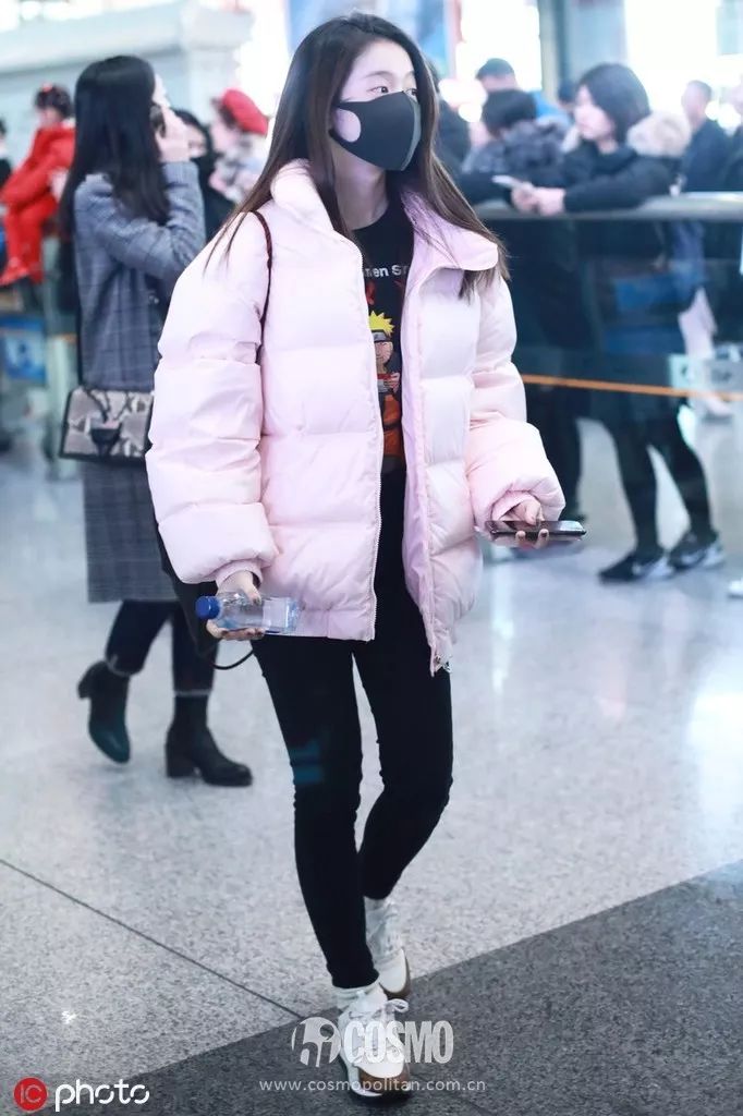 00后妹妹霸占年末荧屏却靠甜系穿搭霸占我的心