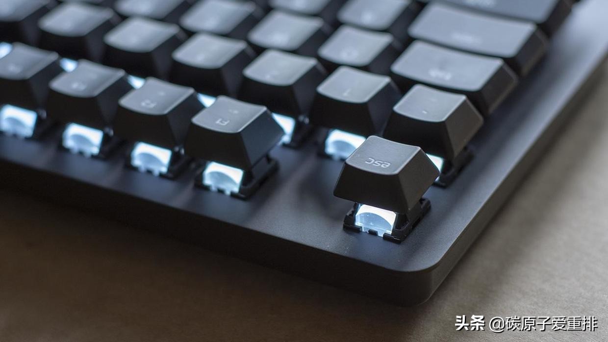 雷蛇黑寡妇蜘蛛标准版机械键盘,雷蛇黑寡妇蜘蛛键盘测评