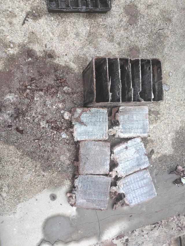 汽车电瓶存不住电的解决方法,12v电瓶存不住电怎么修复