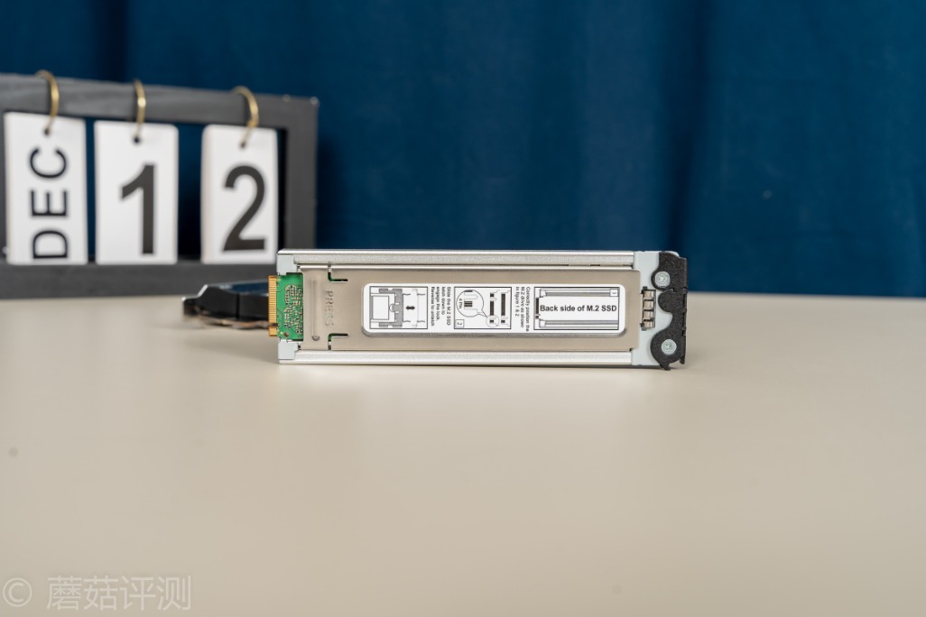 方便插拔，探索更多使用可能、ICYDock硬盘抽取盒PCI转M2评测
