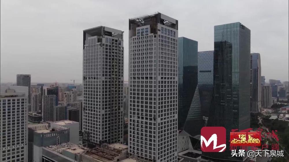 从泉城广场看济南第一高,从泉城广场看济南第一高楼