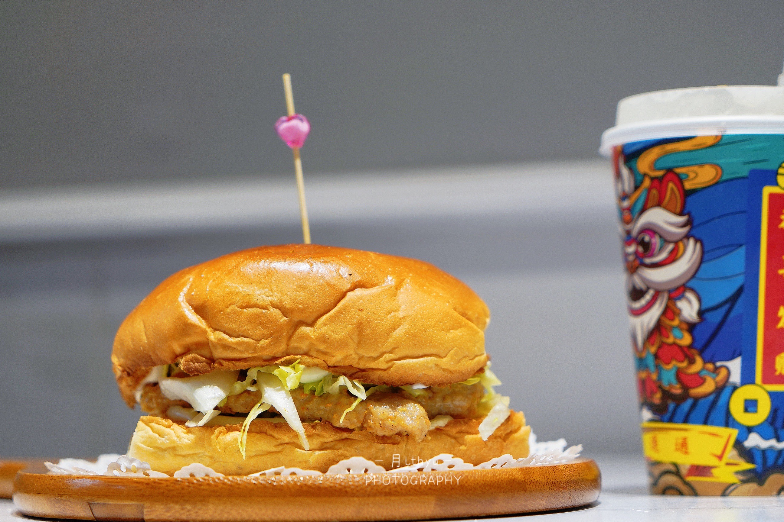 澳门猪扒包藏在思北，人均不到20，就能让你吃到撑