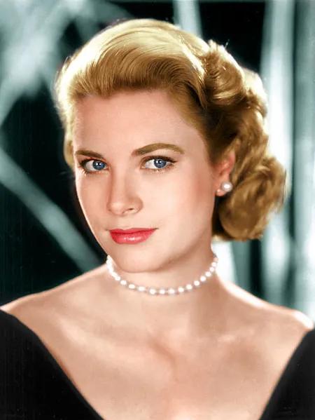 除了优雅贵气,珍珠还能休闲、叛逆、又嘻哈?