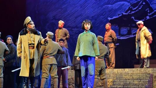 杀害刘胡兰凶手张全宝，拔掉胡子藏身地窖，抽烟暴露行踪被捕处决