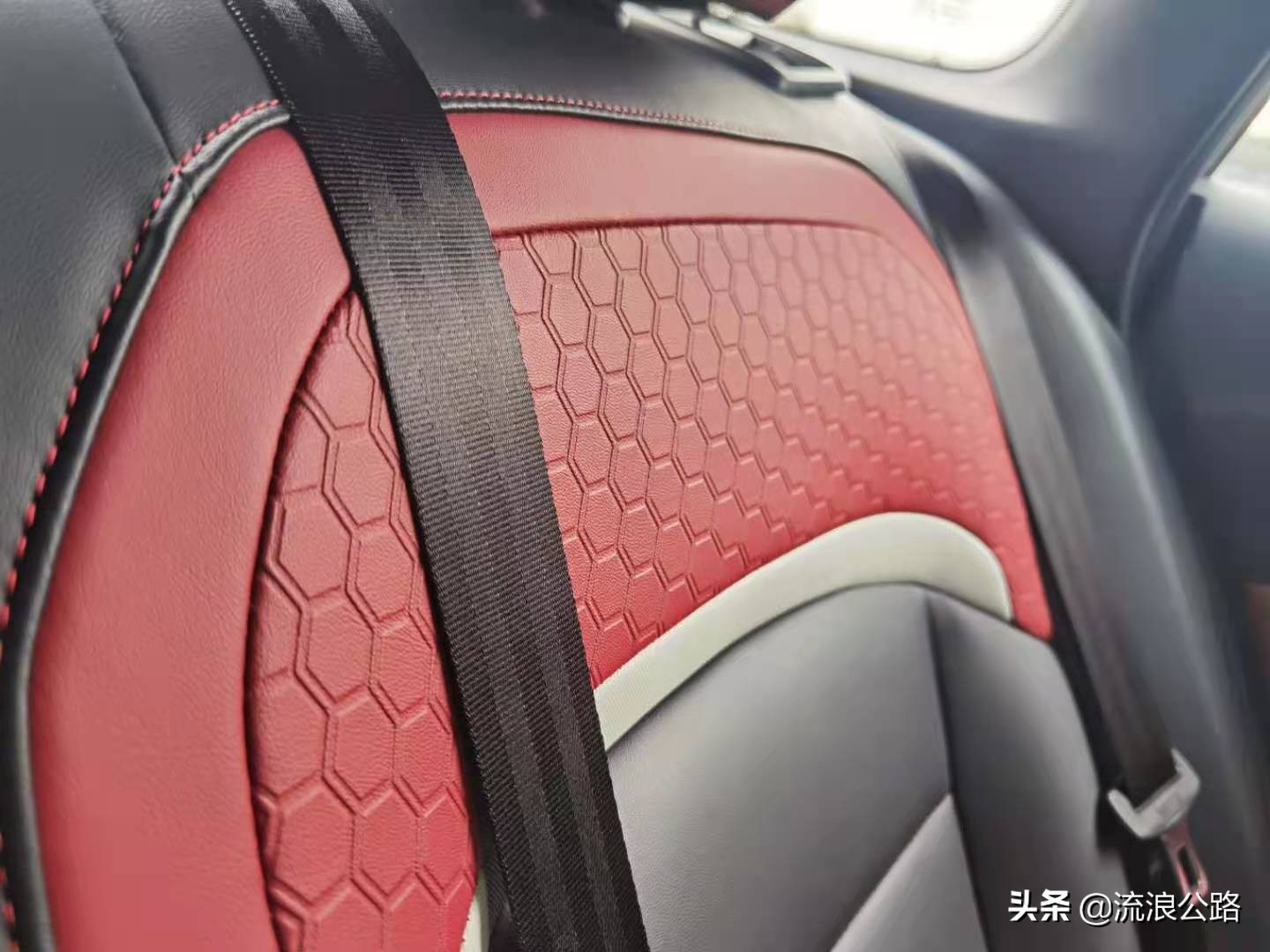 名爵mg5天蝎座1.5ttrophy运动旗舰版,名爵mg5试驾懂车帝