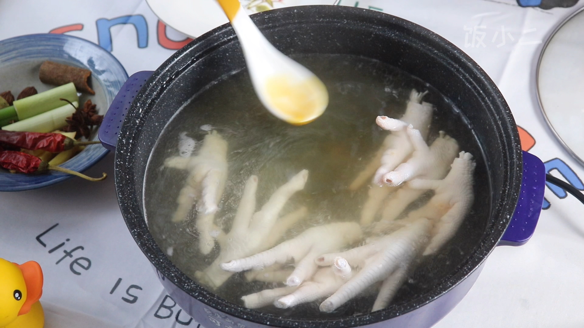 老师傅教你泡椒鸡爪,正宗老太婆鸡爪做法