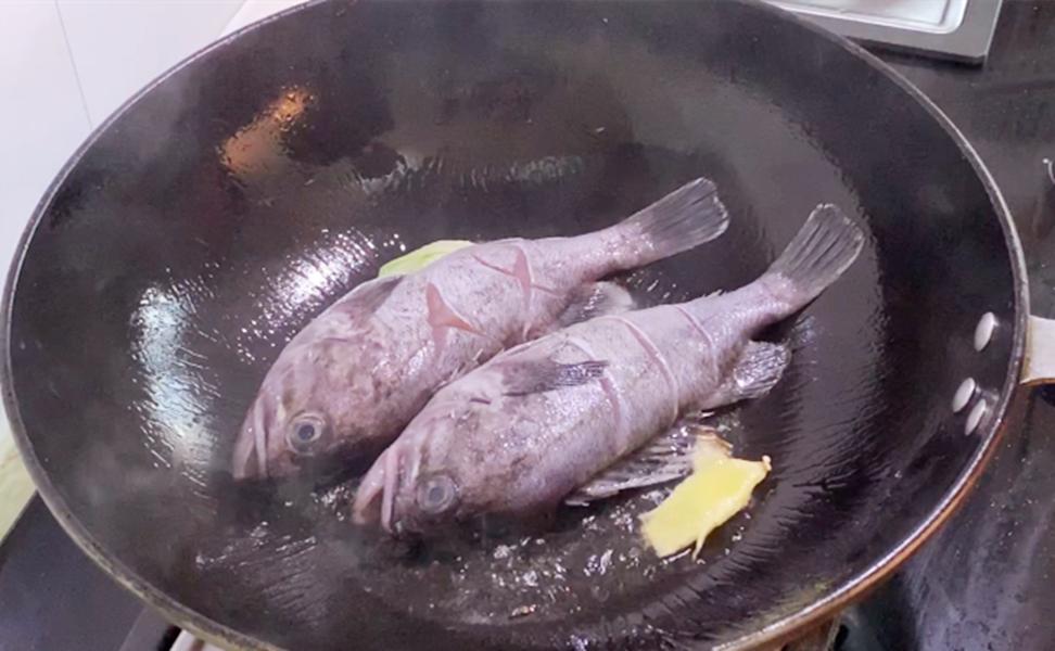 鱼汤怎么煮才好喝才有营养,清炖鱼汤怎么炖不腥而且最好吃