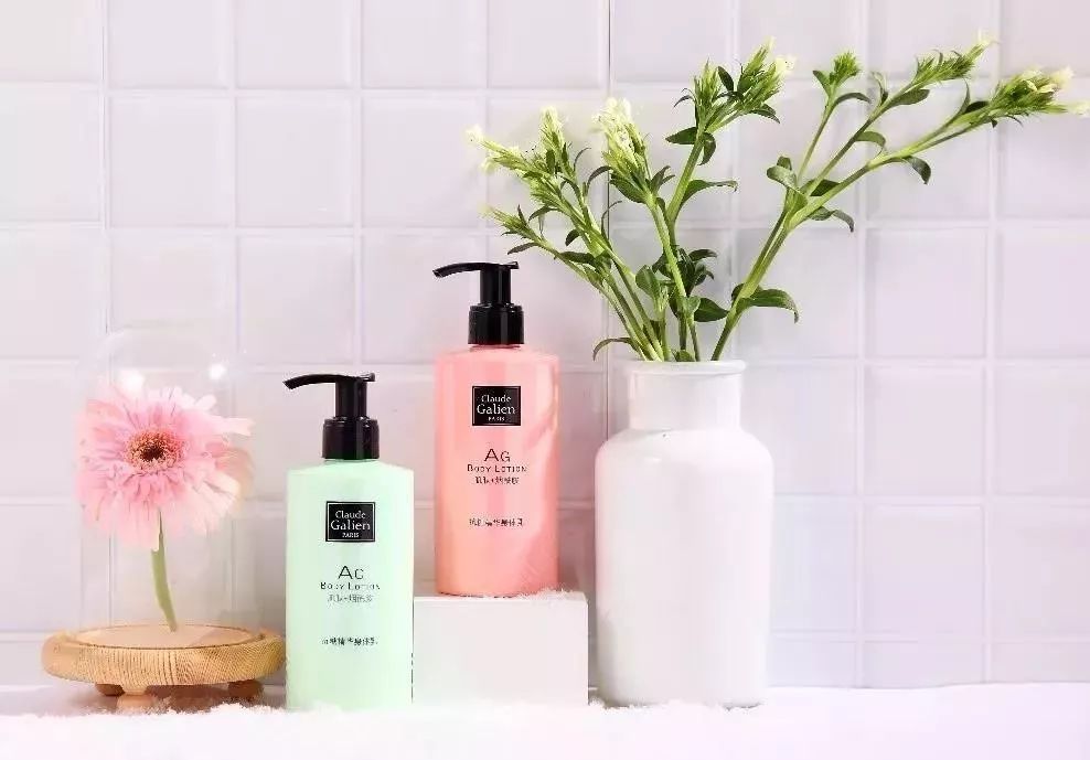 王鸥的气质和魅力是靠她的着装吗,王鸥私服明媚又惬意又优雅的感觉