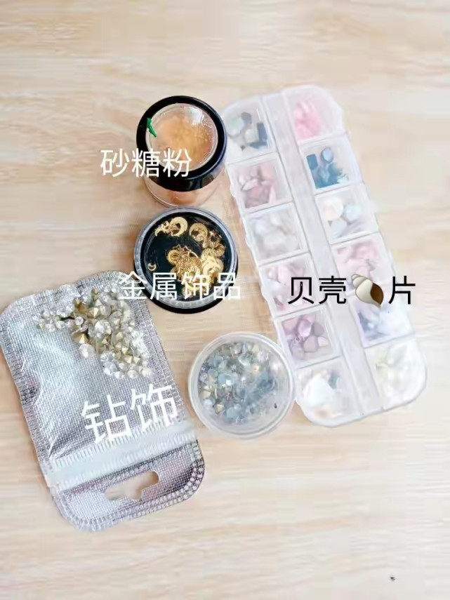 美甲小工具自己做,美甲初学者适合做的美甲图片大全