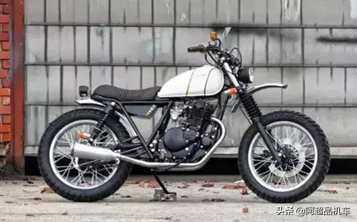 这些常人眼里的破铜烂铁,却是摩迷心中难得一遇的宝贝!