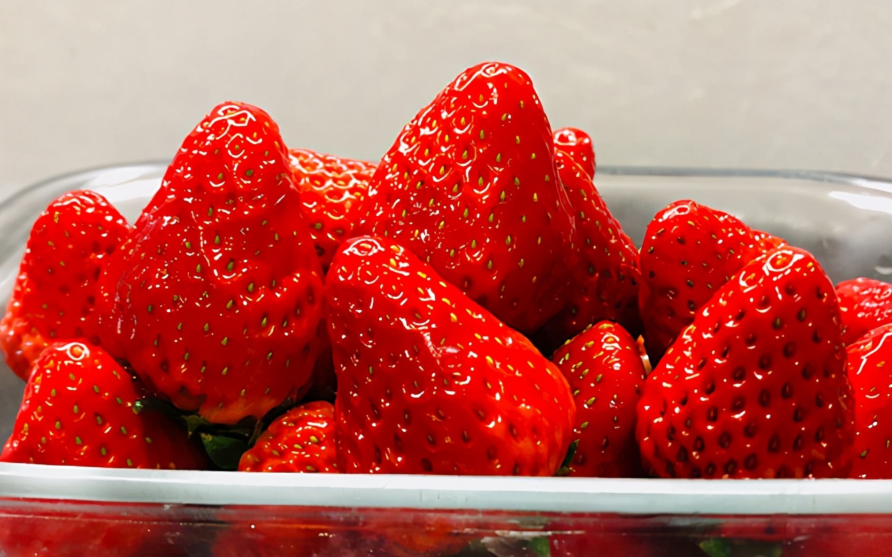 300克草莓用多少克糖制作草莓酱,草莓酱制作教程500克草莓加多少水