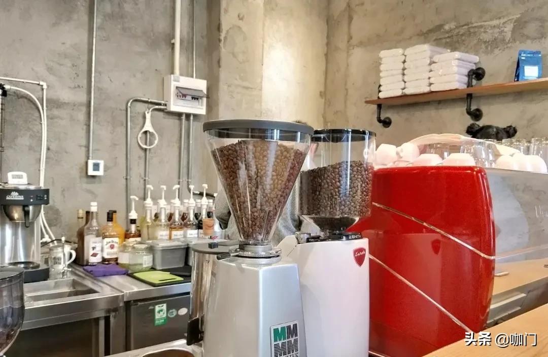 日出200+杯、运营千人粉丝群,2个人就够了