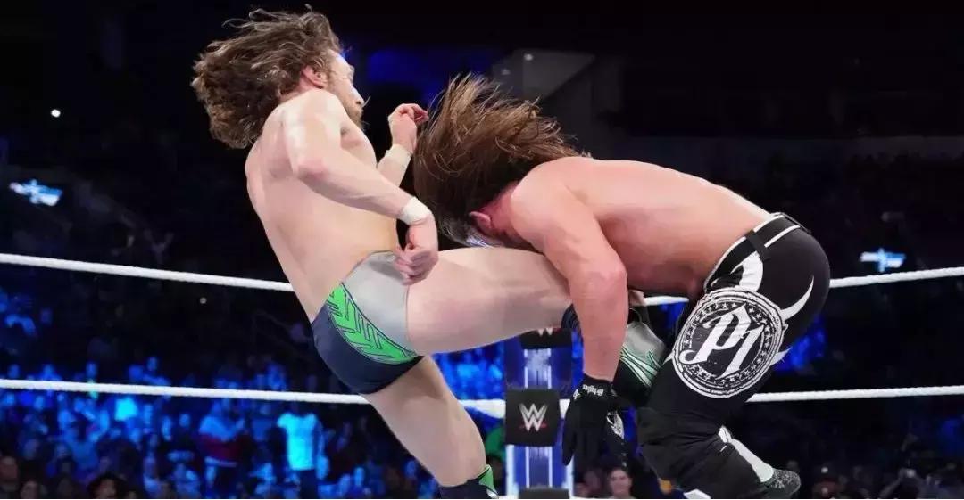 wwe最最残忍的十大事件,wwe蛋碎集锦