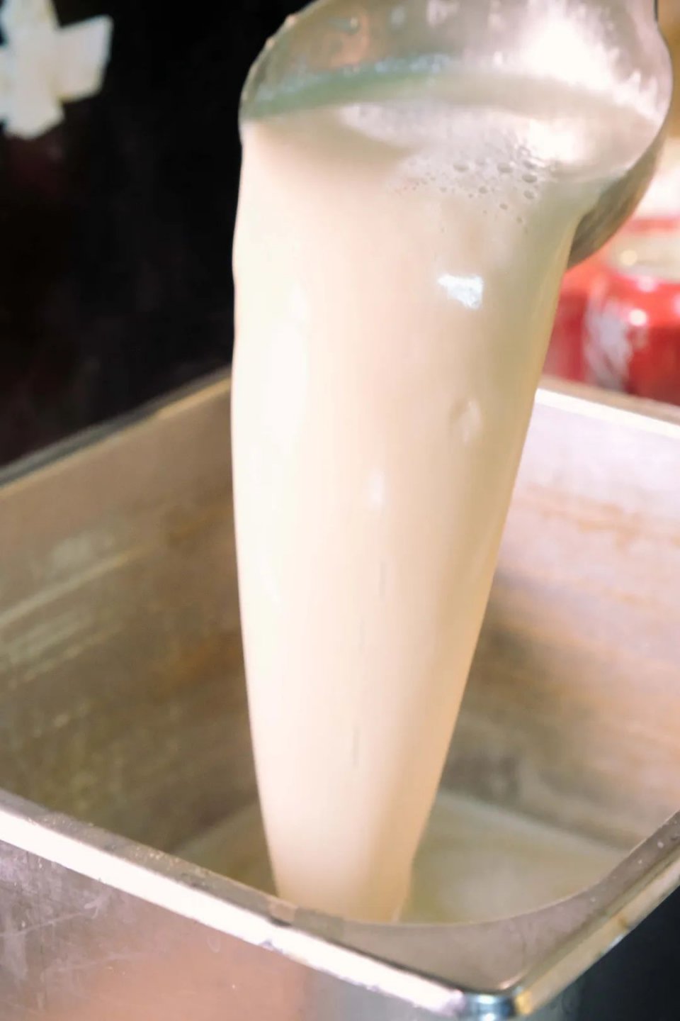 汤底浓郁的汤面,汤底浓厚