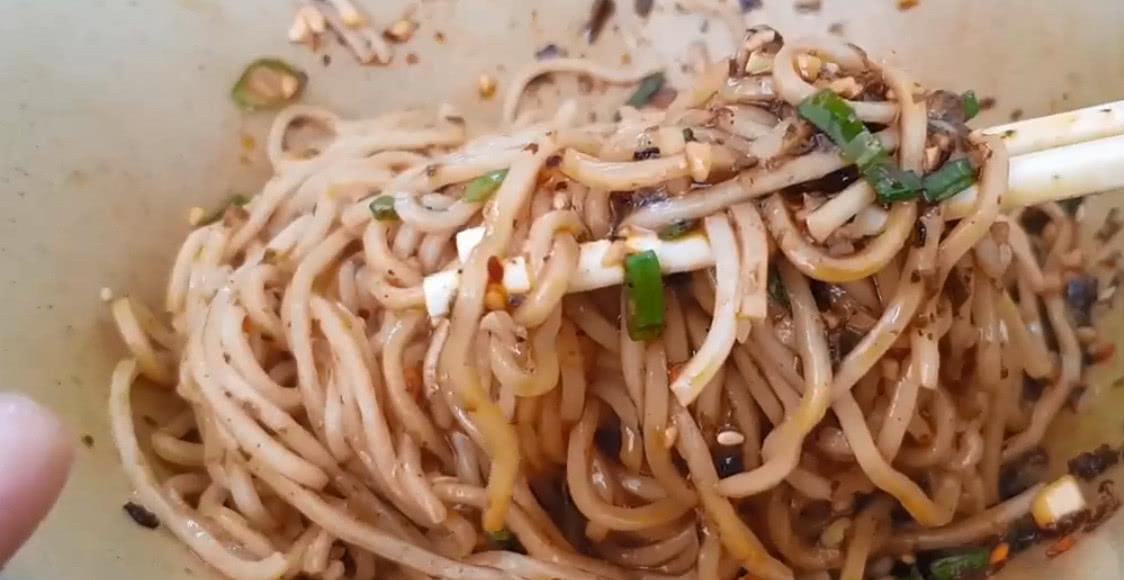 宜宾燃面四川特产干拌面,四川宜宾干辣鸡面