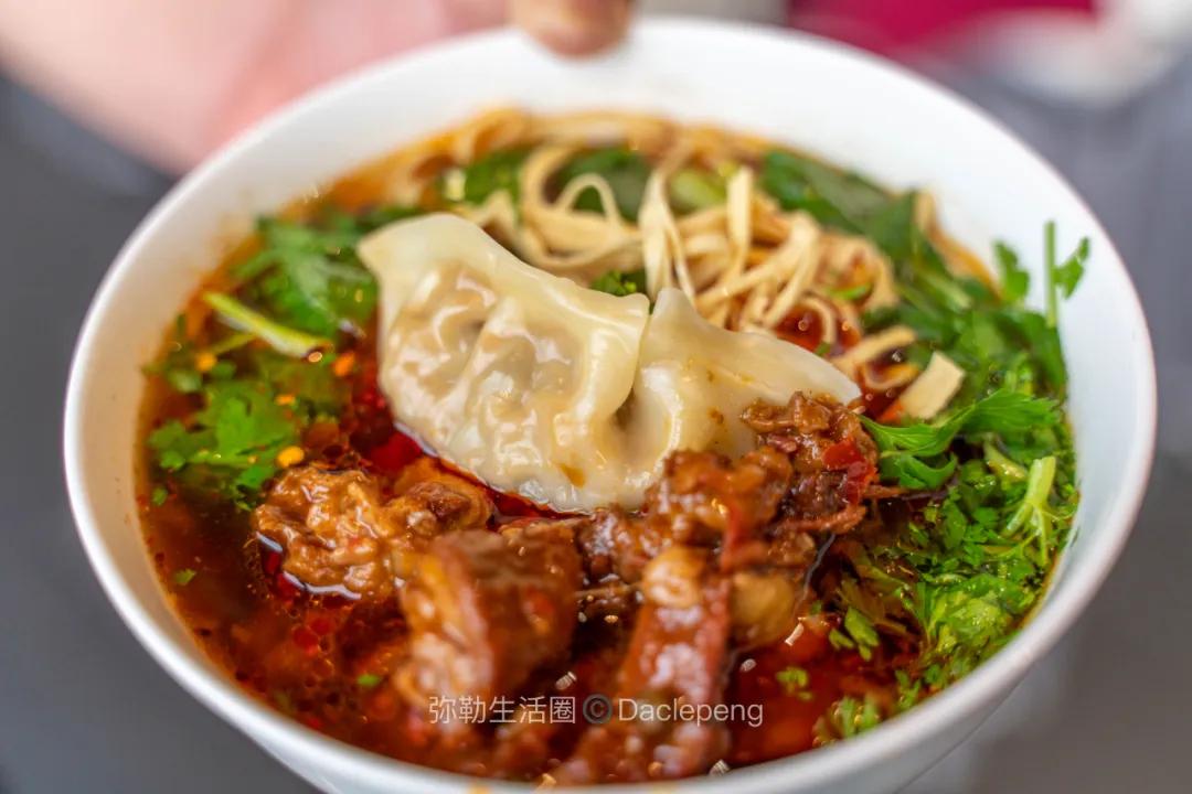 云南最美小镇图片,云南太平湖森林公园花海