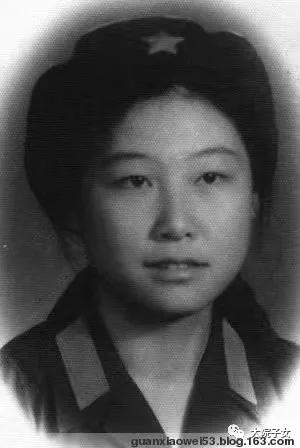 关小维（军旅女兵）游泳的故事