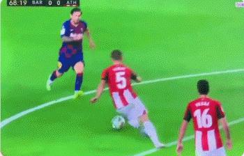 梅西被裁判指责不尊重对手,梅西被犯规裁判继续比赛