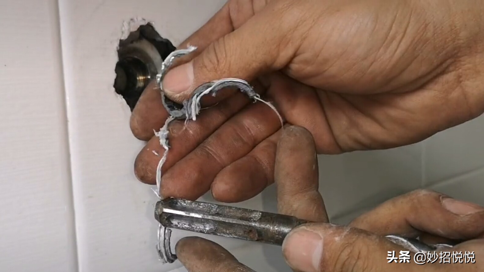 水龙头断在墙里怎么维修,水龙头断墙壁里了怎么更换