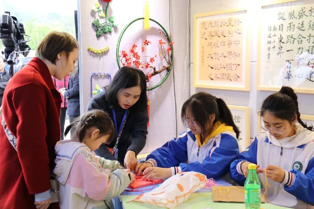 多彩课后服务助力快乐成长,多彩课后服务助力快乐成长的视频